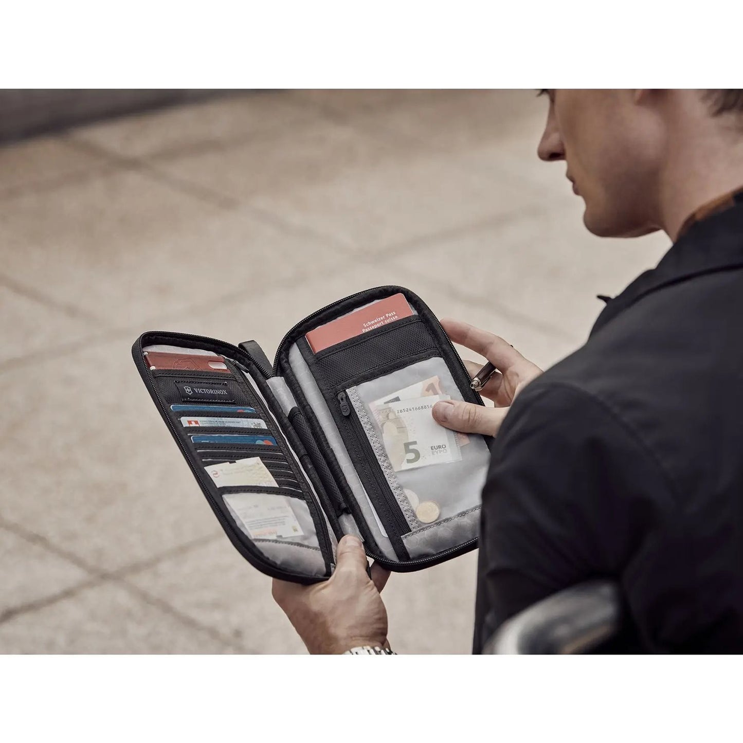 Victorinox Lifestyle Accessories 5.0 Travel Organizer RFID black