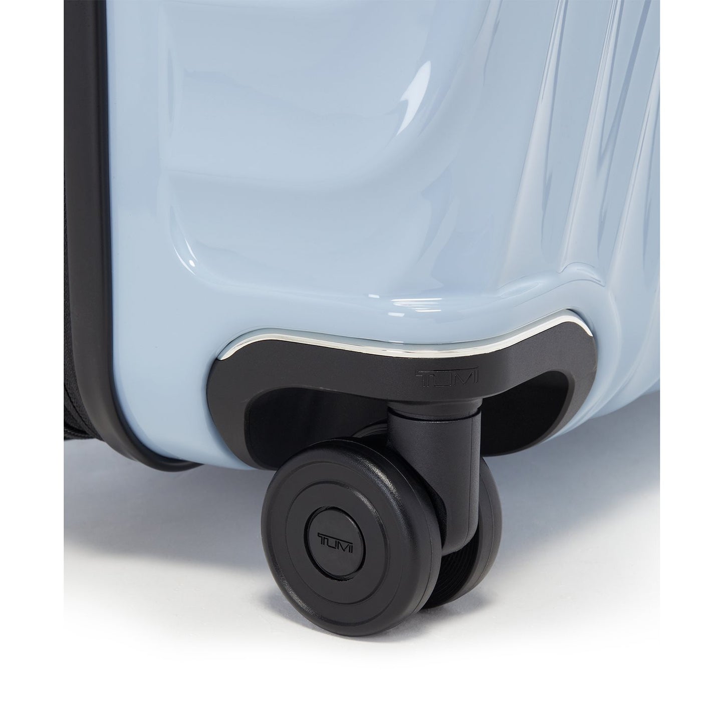 TUMI 19 Degree Short Trip Expandable 4 Wheeled Packing Case halogen blue