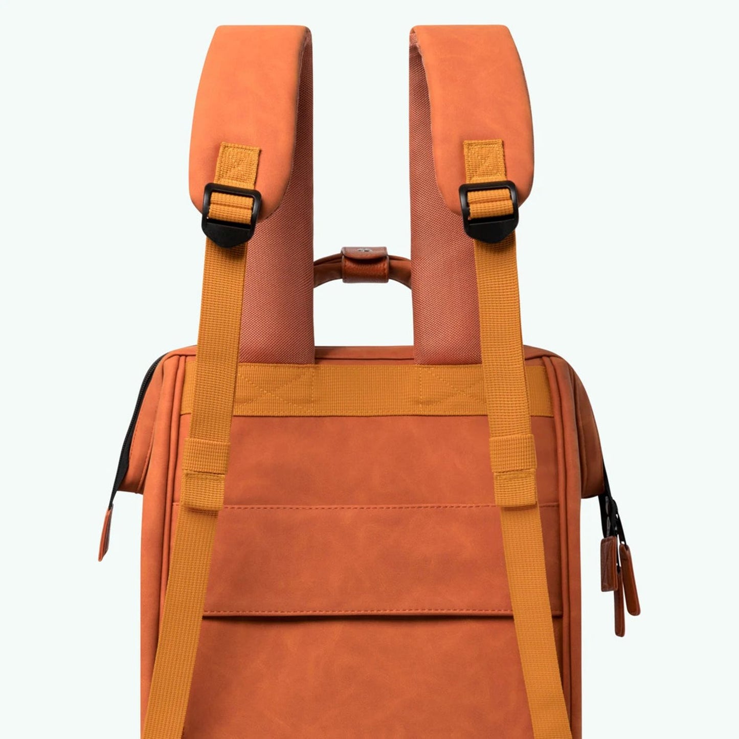 Cabaia Adventurer Bag Medium tanta