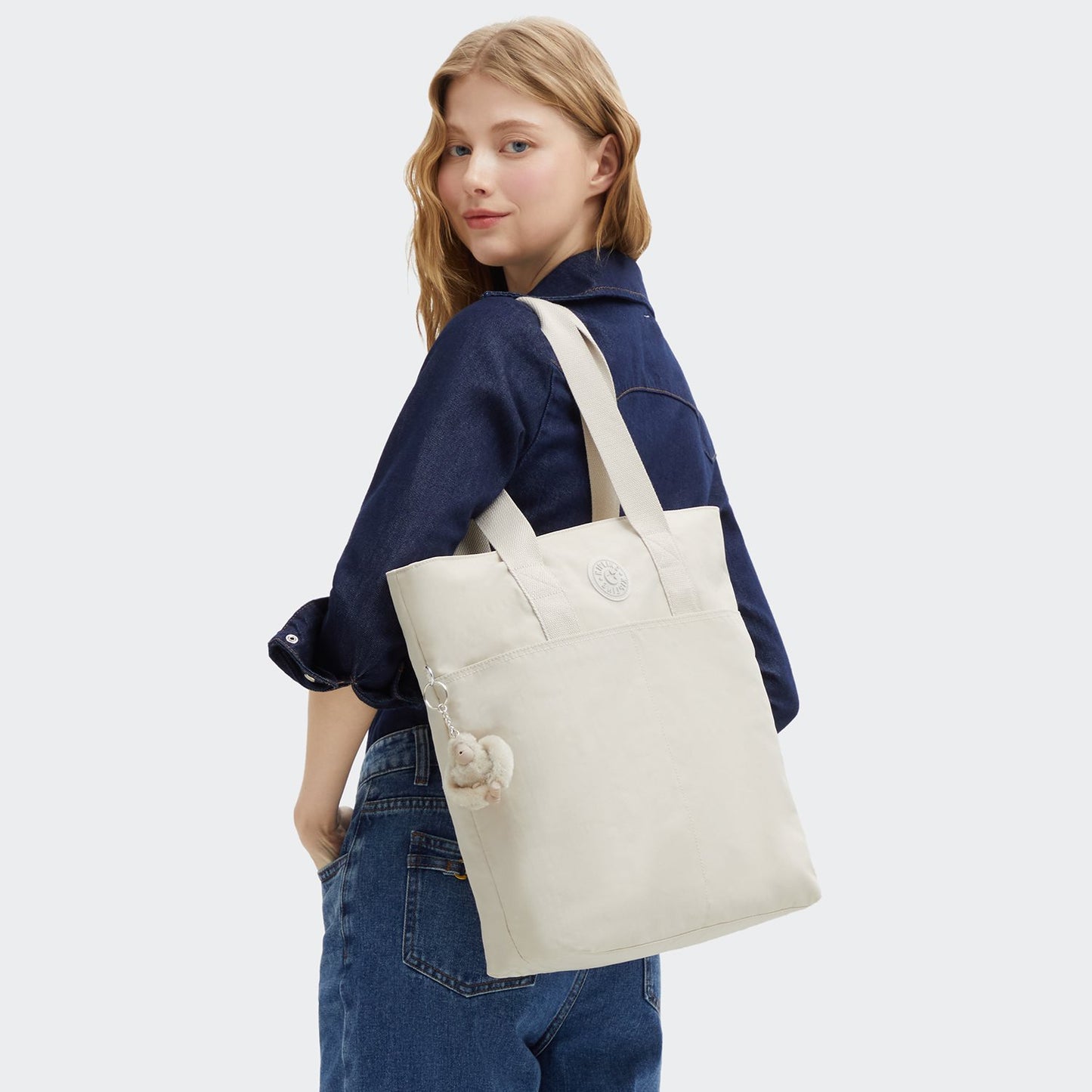 Kipling Hanifa hideaway beige
