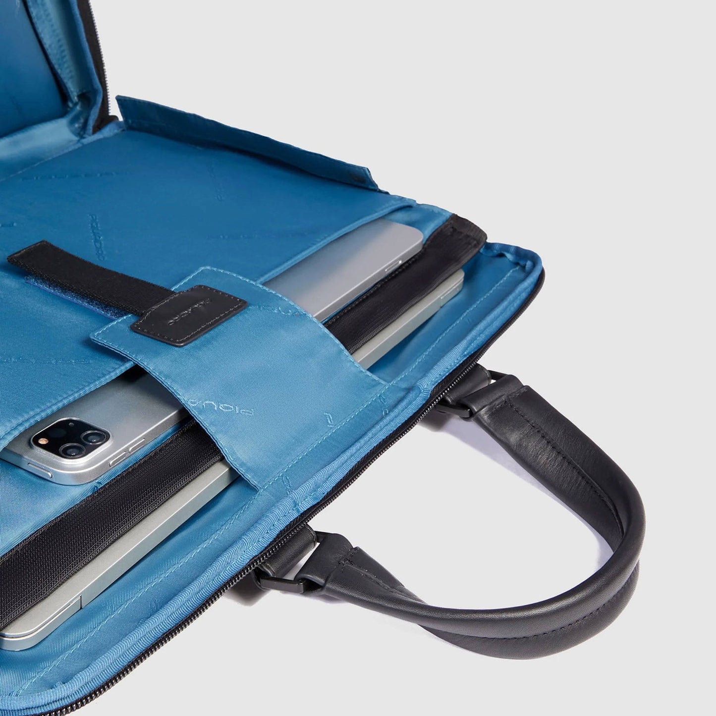 Piquadro W129 Laptop Shoulderbag 15.6" black
