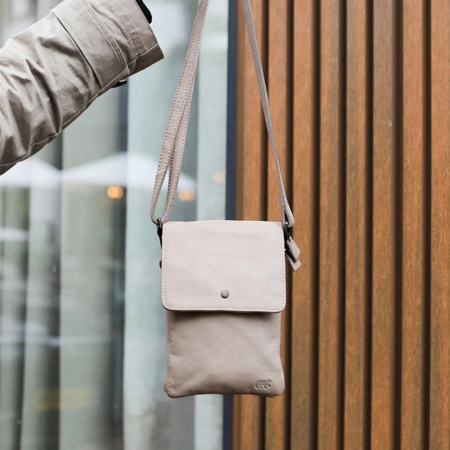 Bear Design Daisy Shoulderbag feather