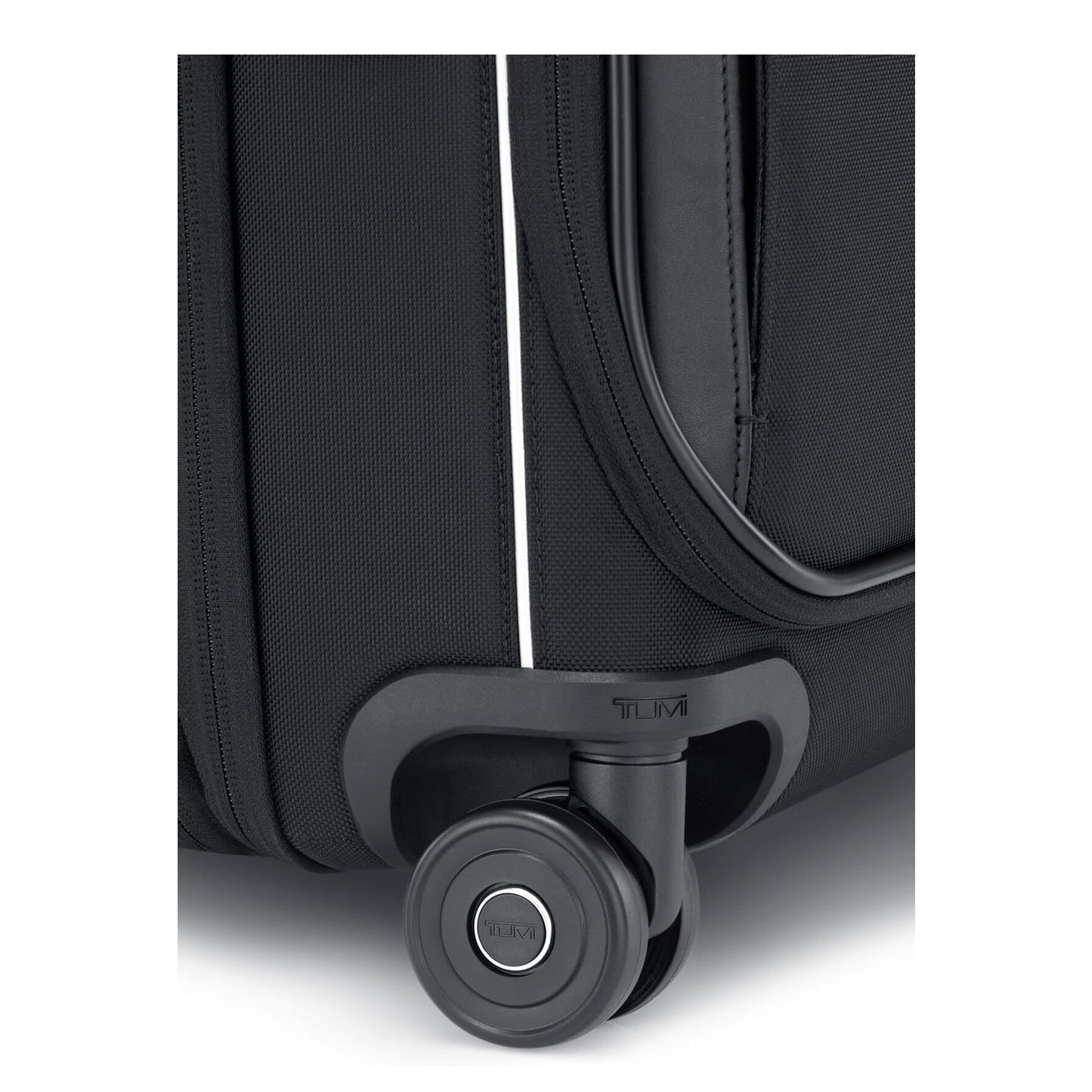 Tumi Arrive Cont Dual Access 4Whl C/O black