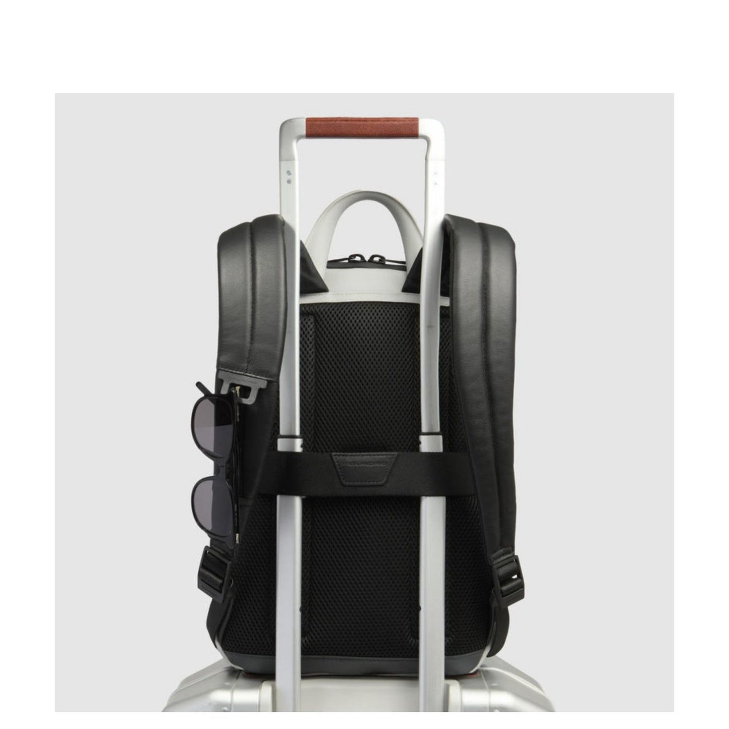 Piquadro Urban Computer iPad Air/ Pro 11" Mini Backpack gray / black
