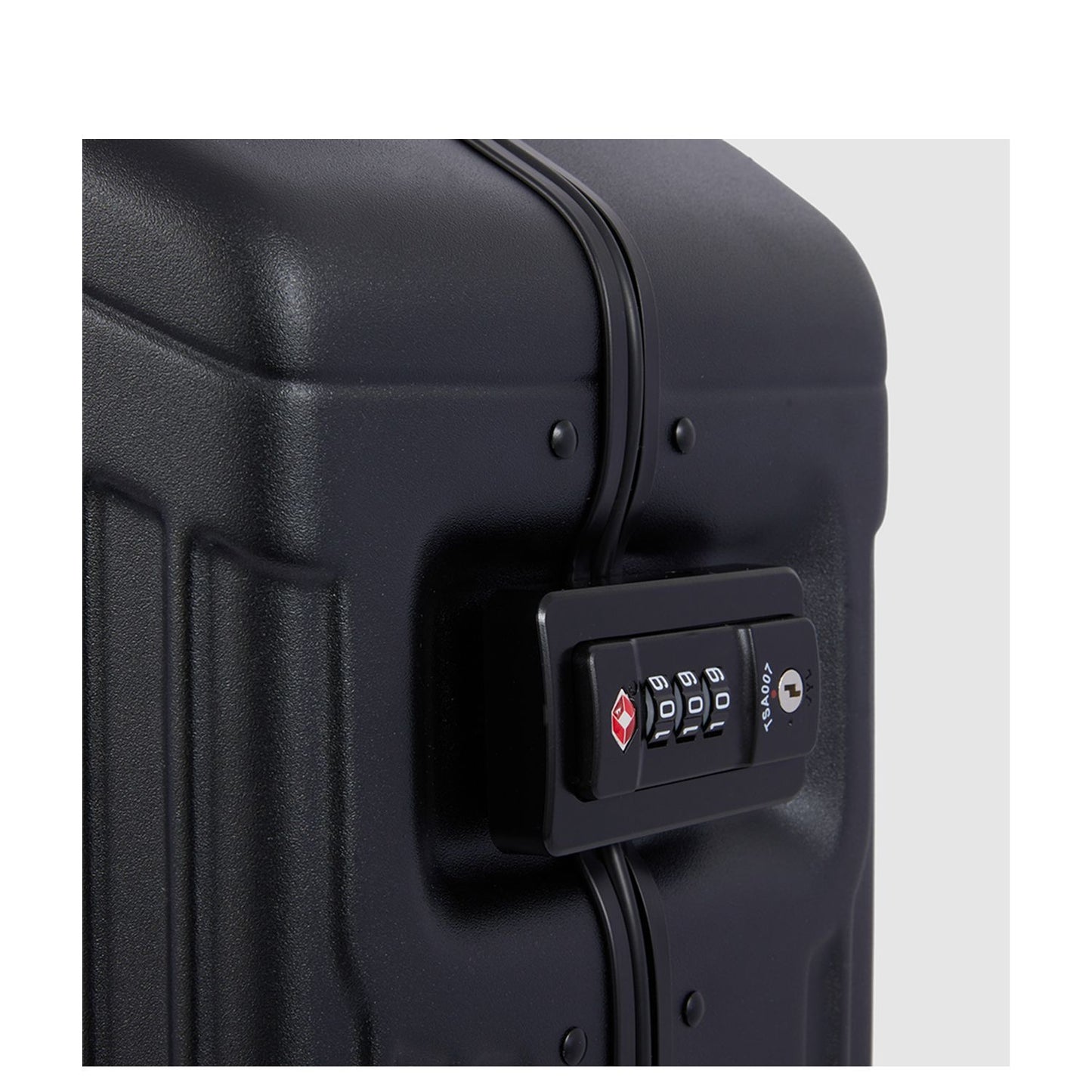Piquadro PQ Light Frame Ultra Slim Spinner 55 matte black
