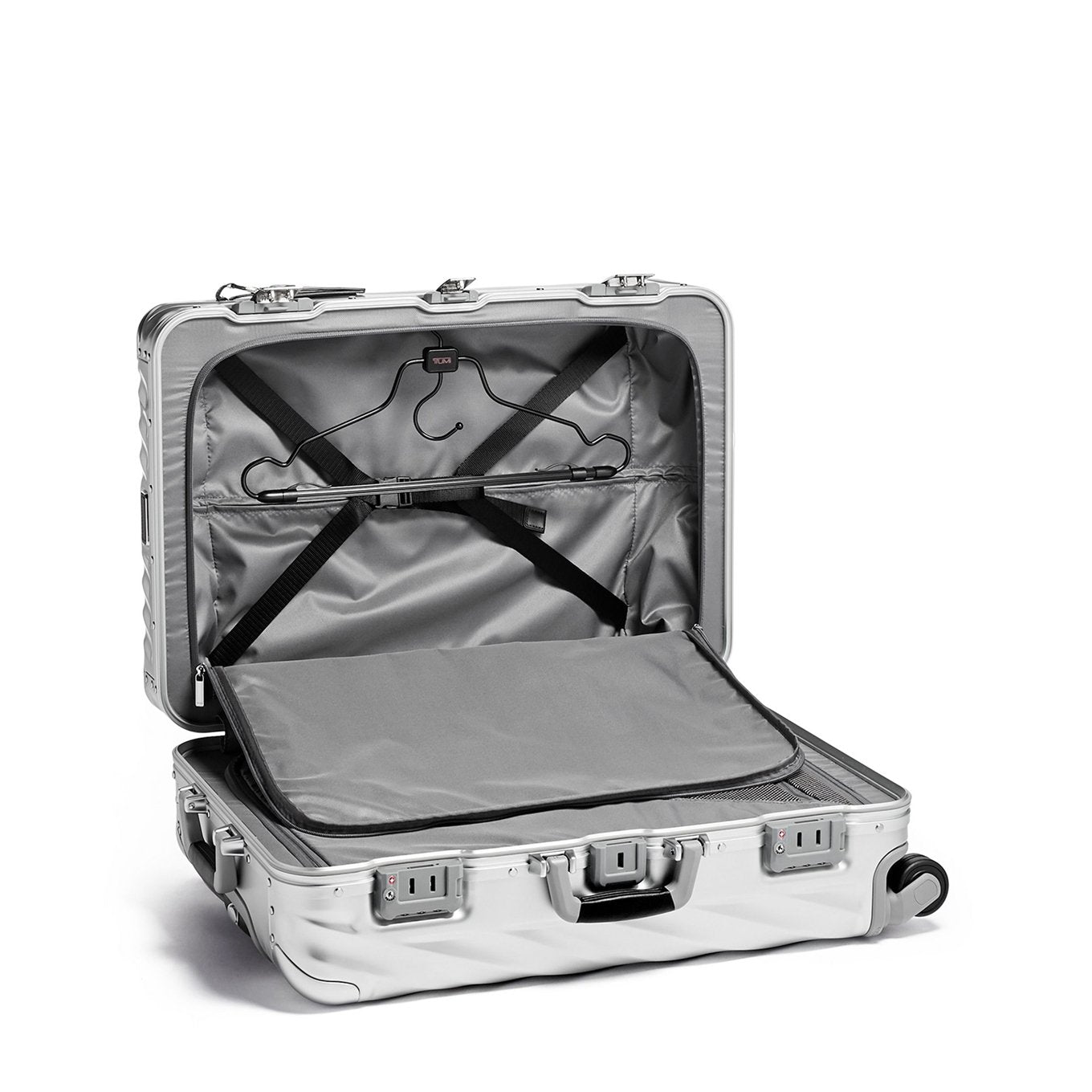 TUMI 19 Degree Aluminium Short Trip Packing Case silver