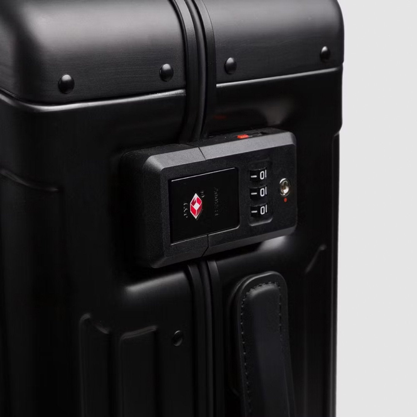 Piquadro Alu Slim 4 Wheel Cabin Trolley black