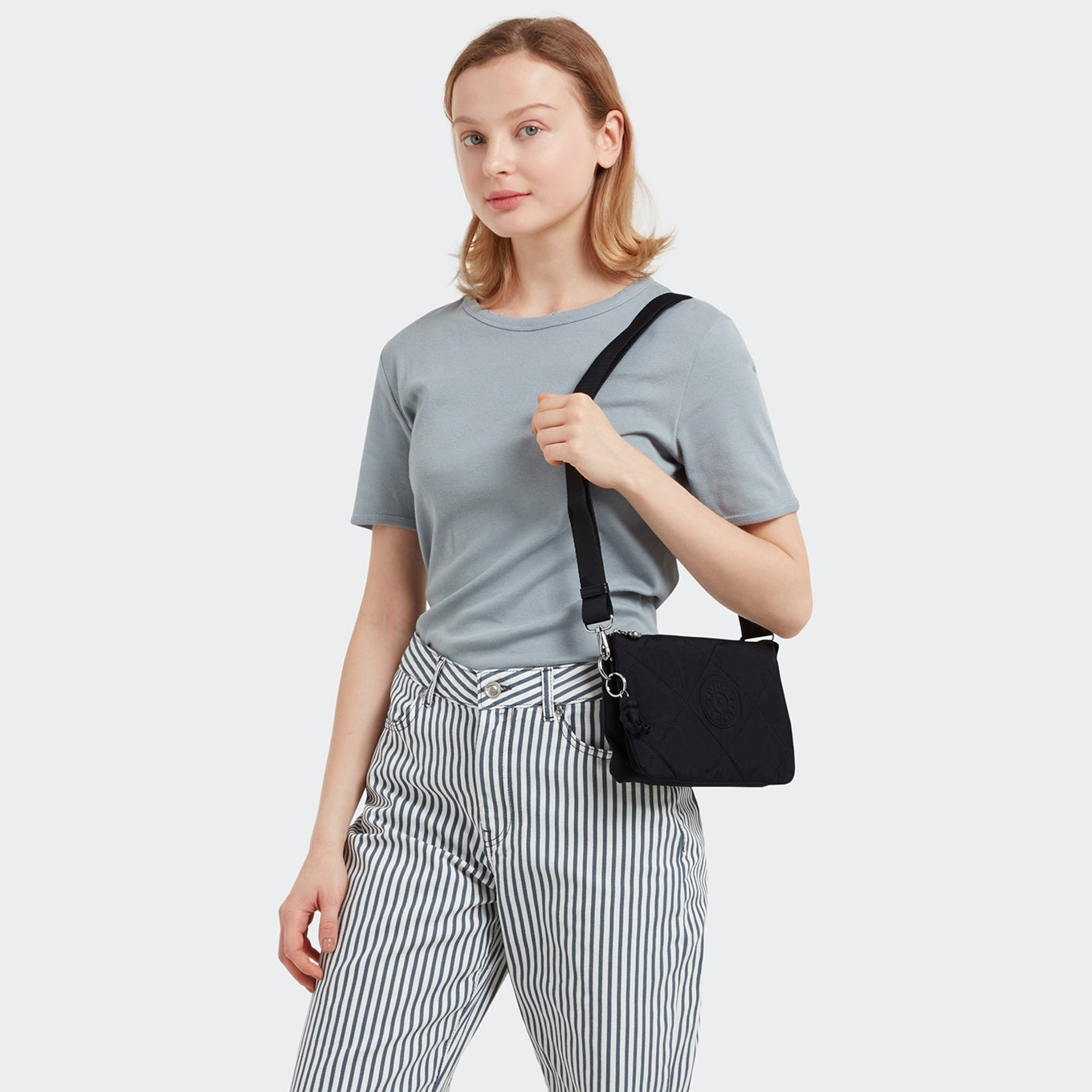 Kipling Riri cosmic black ql