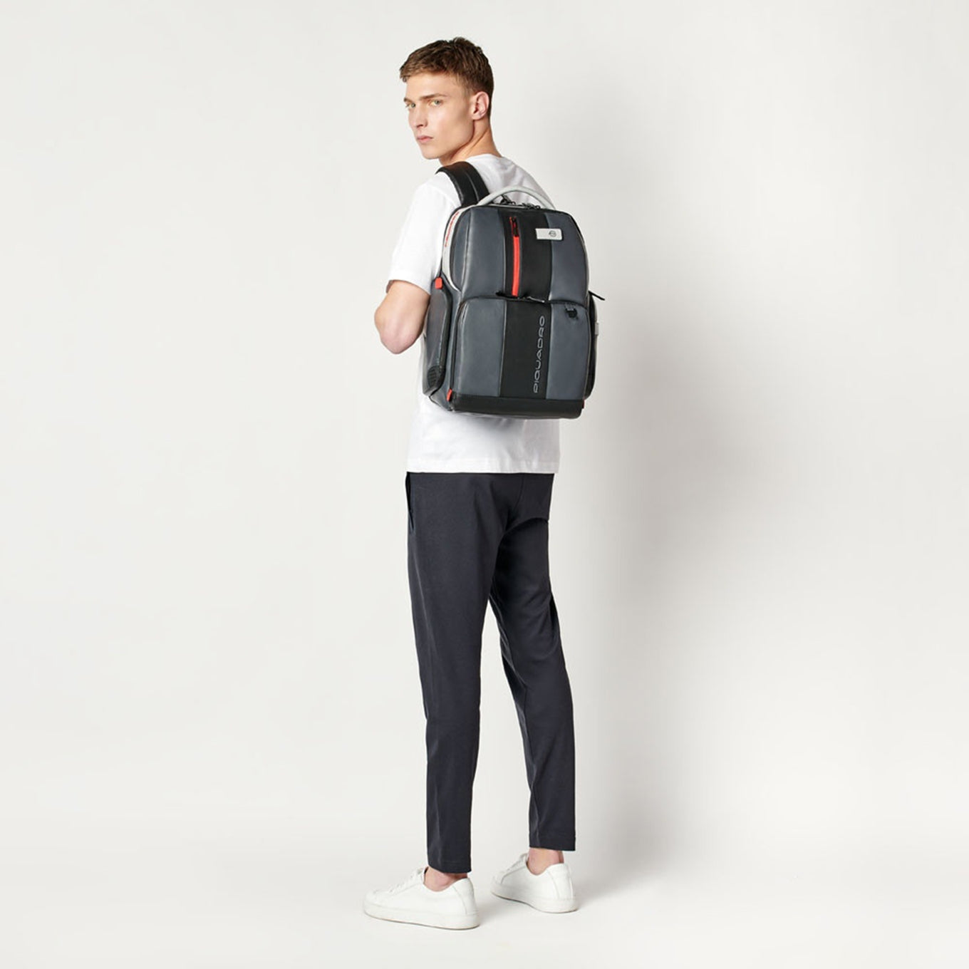Piquadro Urban PC- und iPad-Rucksack mit Anti-Diebstahl-Kabel, grau-schwarzer Rucksack
