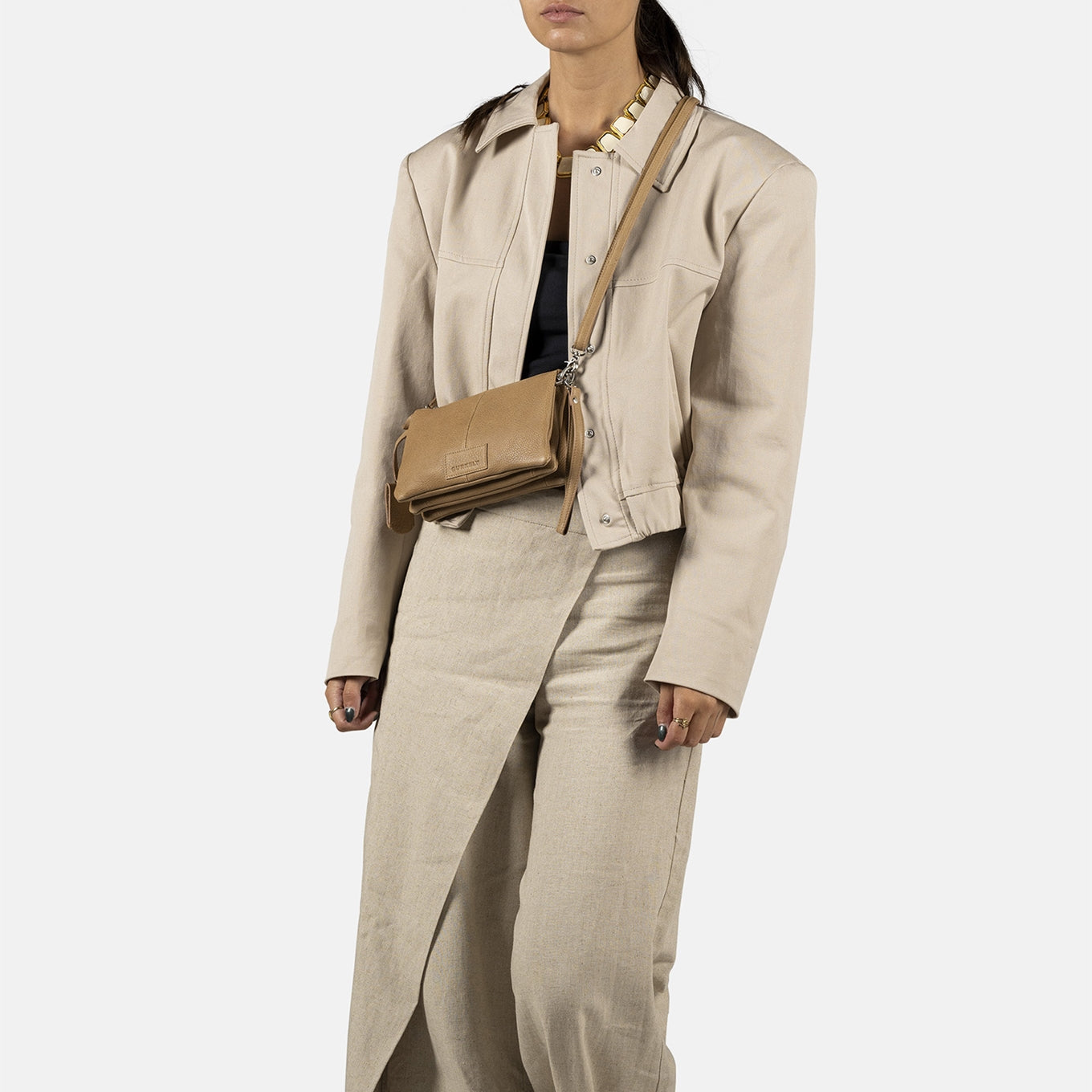 Burkely Soft Skylar Triple Pocket Zip gemütliche cognacfarbene Damentasche