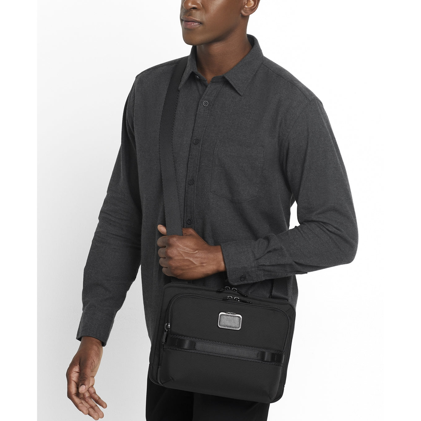 TUMI Alpha Bravo Service Crossbody black