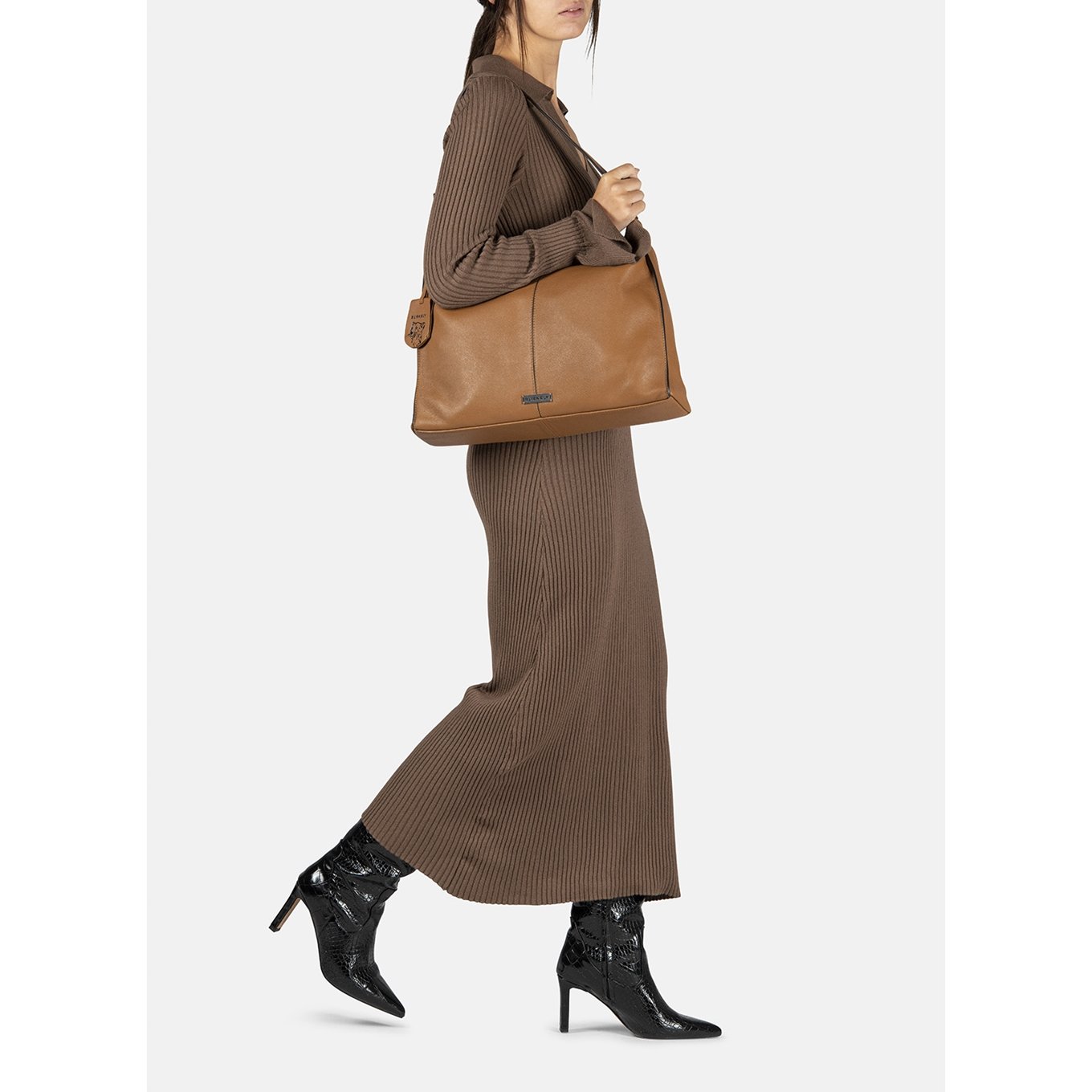 Burkely Mystic Maeve Wide Hobo cognac