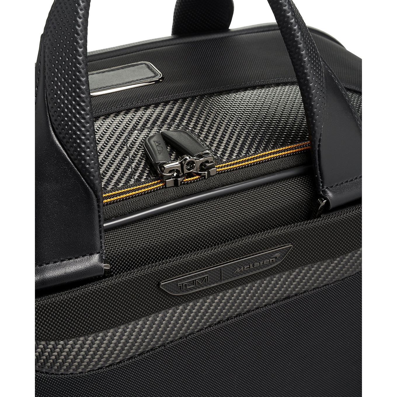 Tumi McLaren Quantum Duffel schwarze Wochenendtasche