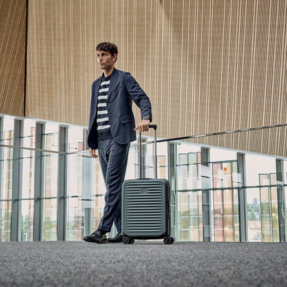 Victorinox Airox Advanced Global Carry-On black