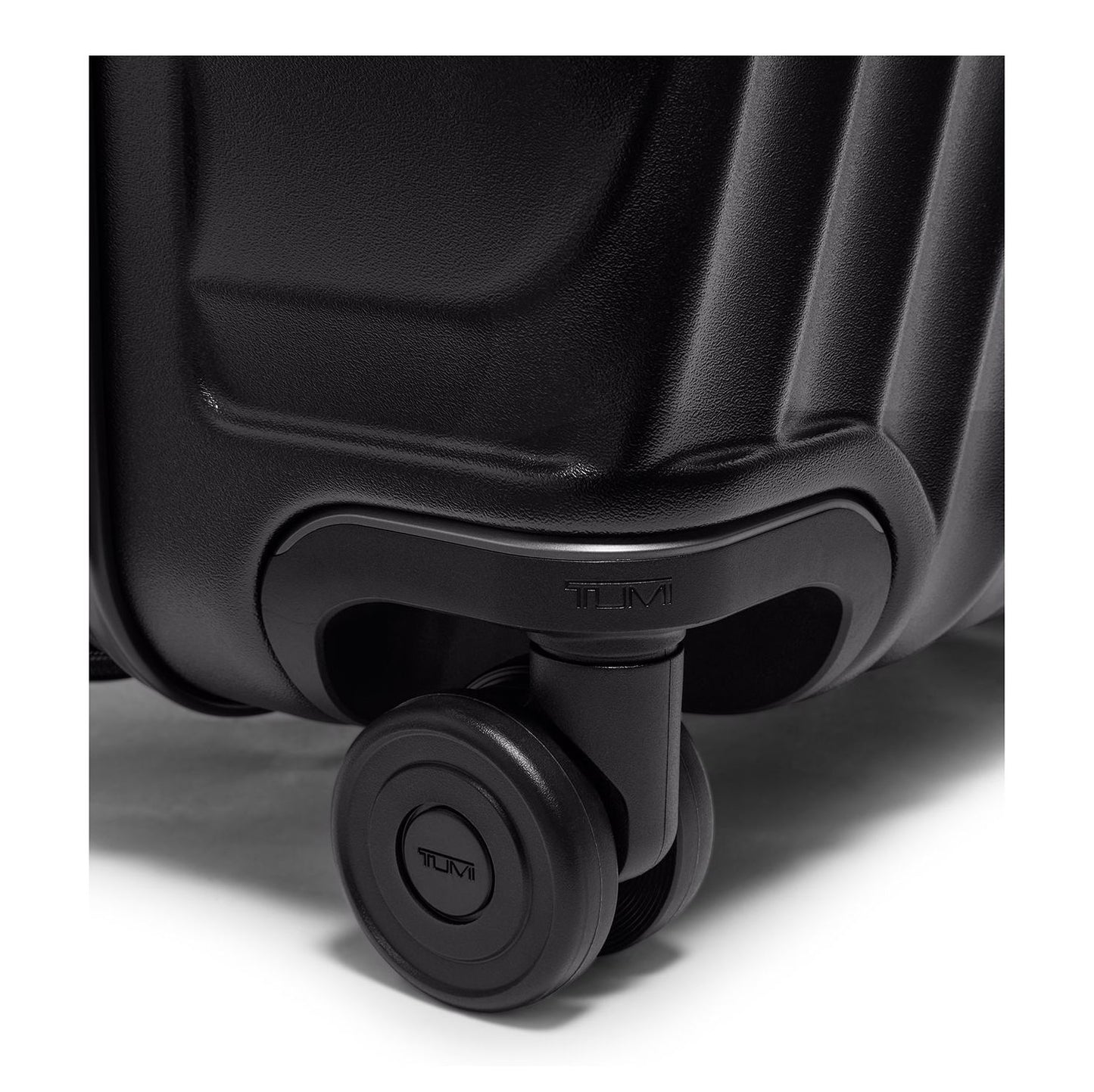 TUMI 19 Degree Ext Trip EXP 4 Whl P/C black texture