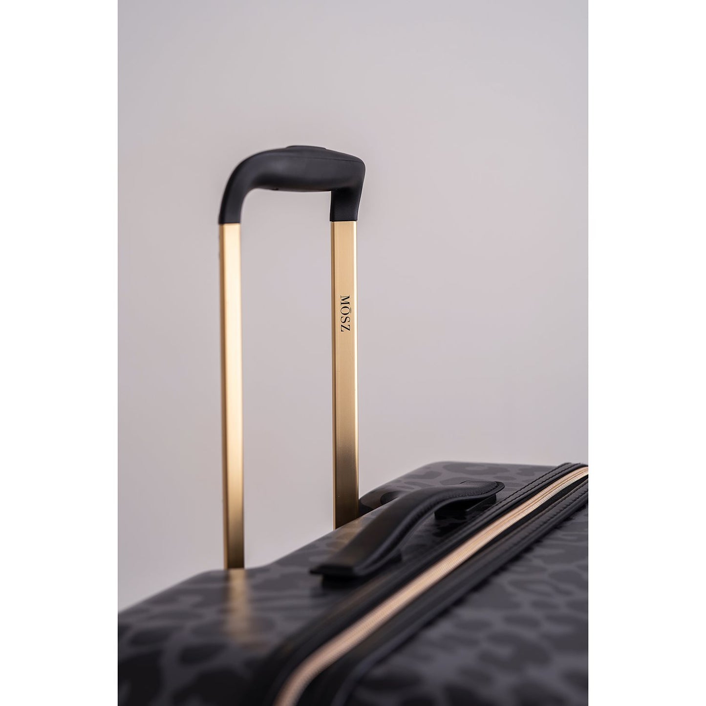 MOSZ Lauren Cabin 55 black leo