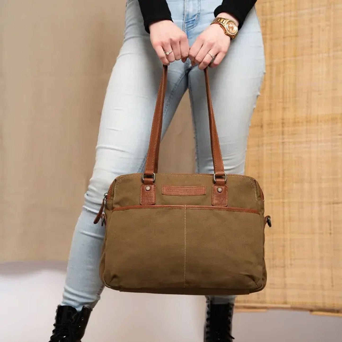 The Chesterfield Brand Milora Washed Canvas Shoulderbag olive green