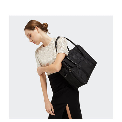 Kipling Superworker signature emb