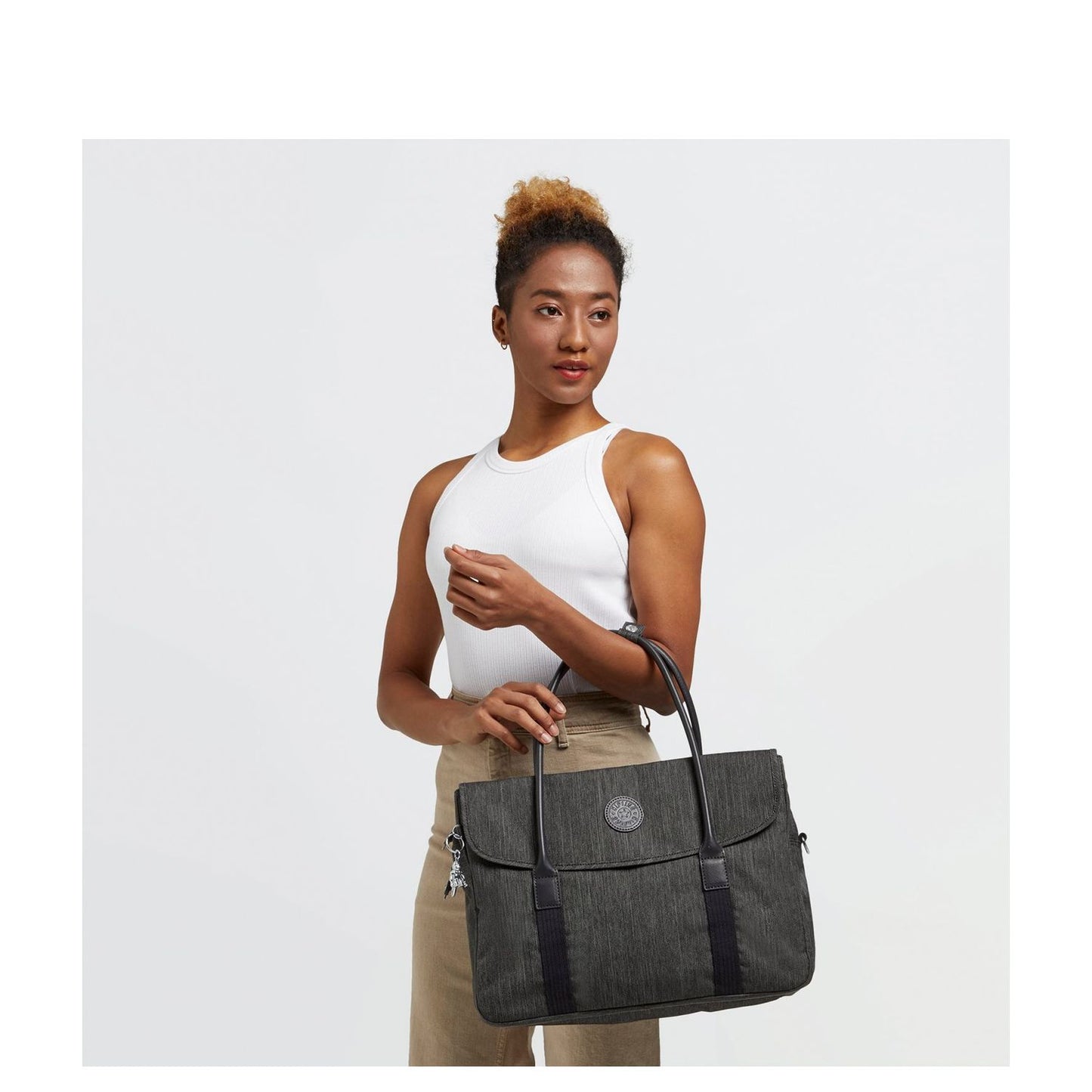 Kipling Superworker signature emb