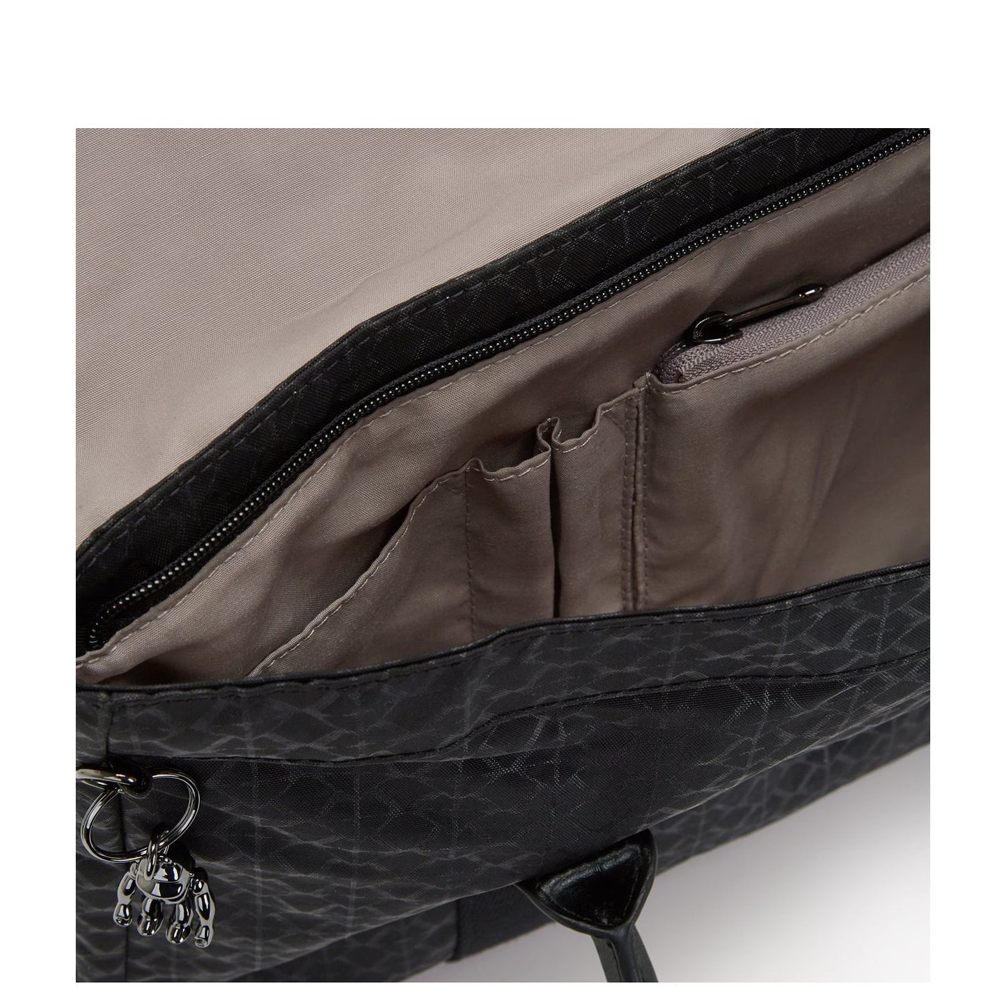Kipling Superworker signature emb