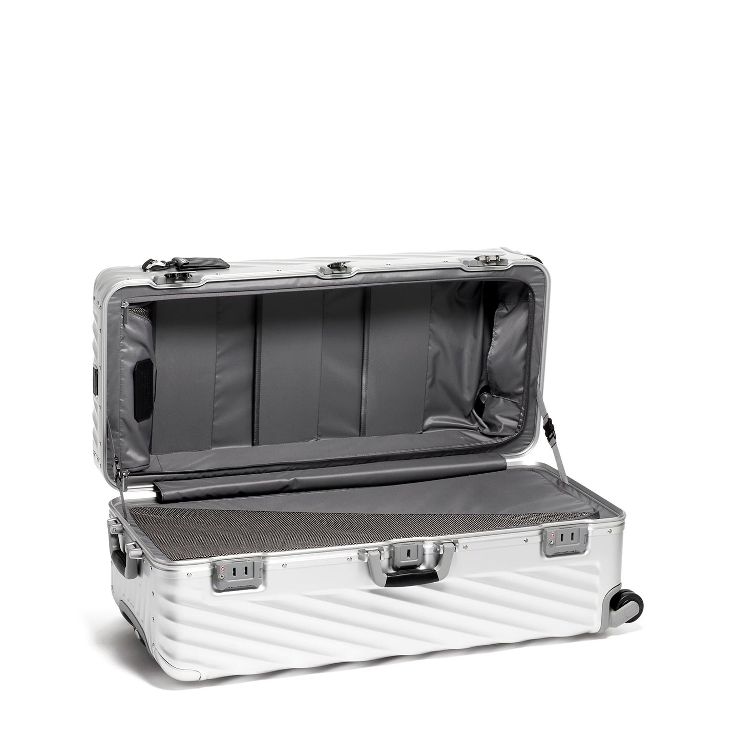 Tumi 19 Degree Aluminium Rolling Trunk silver