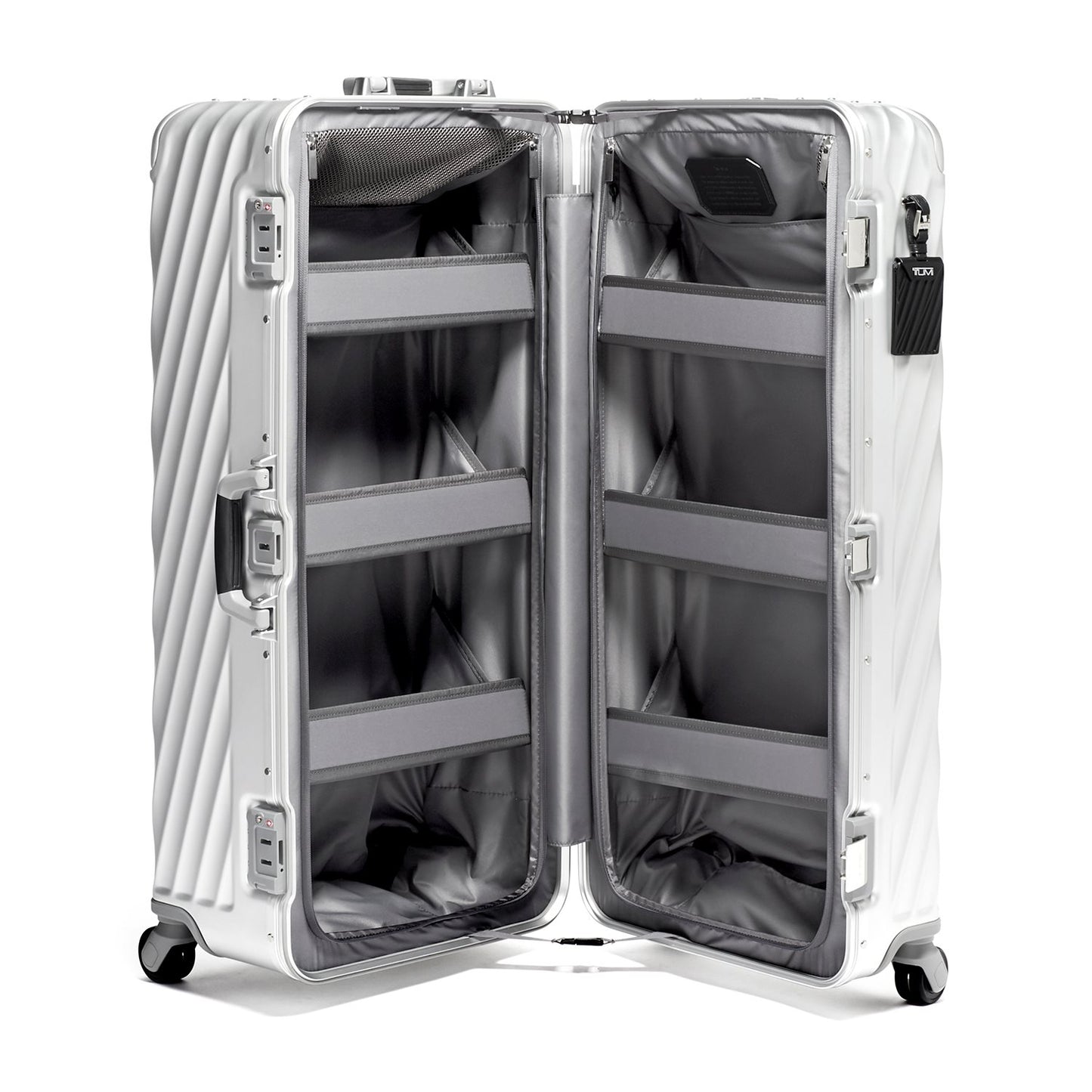 Tumi 19 Degree Aluminium Rolling Trunk silver