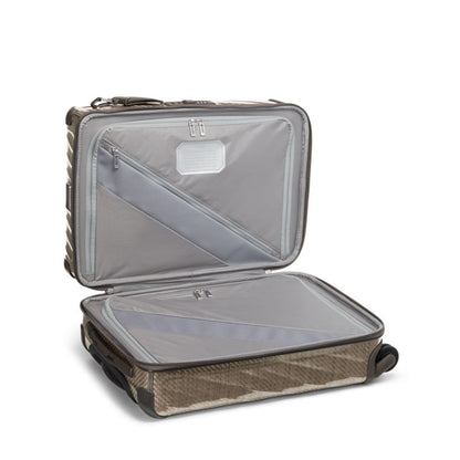 TUMI 19 Degree Lite International Carry-On titanium grey
