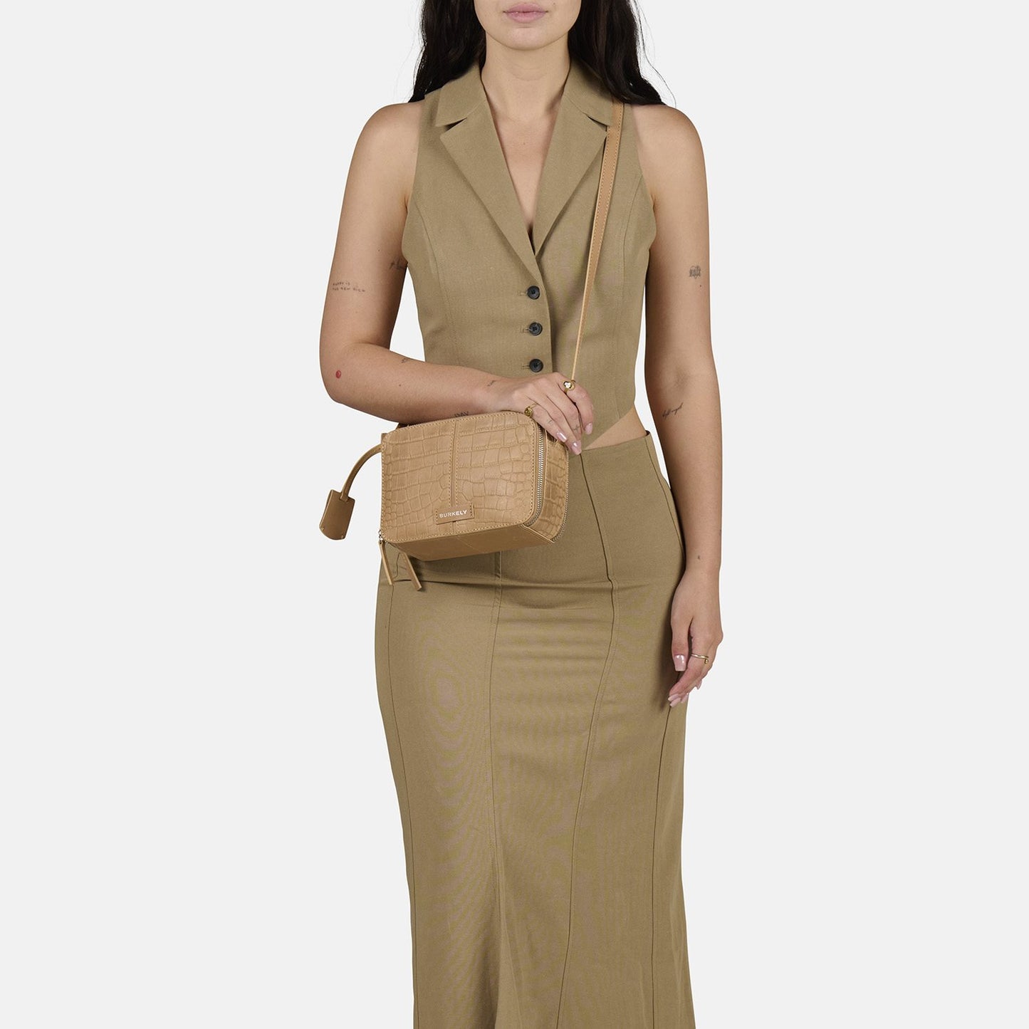 Burkely Cool Colbie Box Bag natural nude