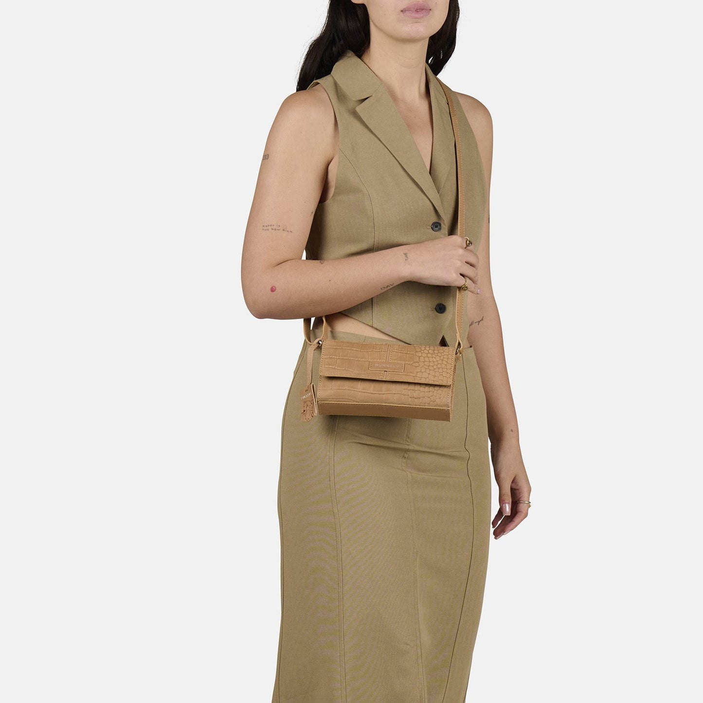 Burkely Cool Colbie Crossbody Flap natural nude