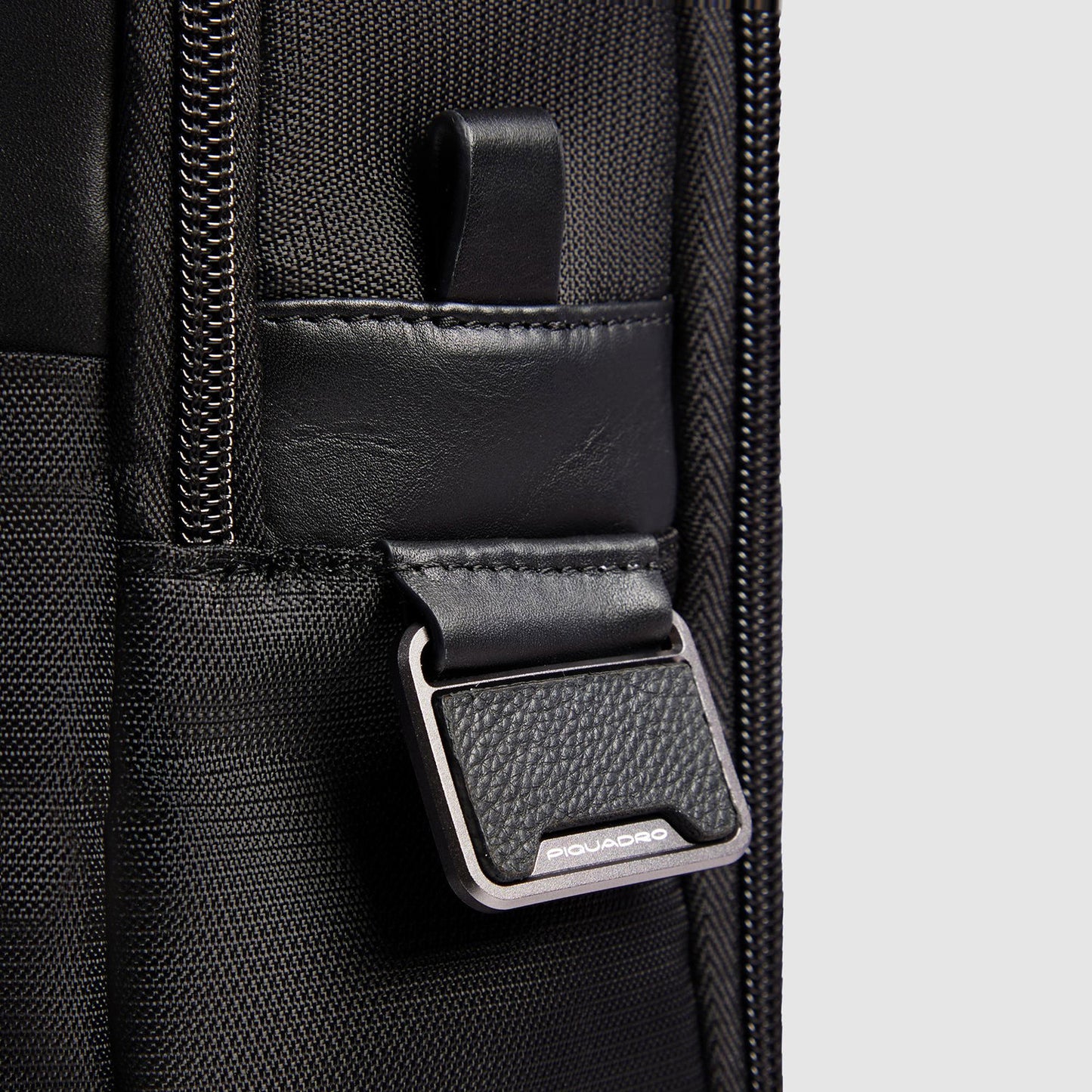 Piquadro W129 Laptop Shoulderbag 15.6" black