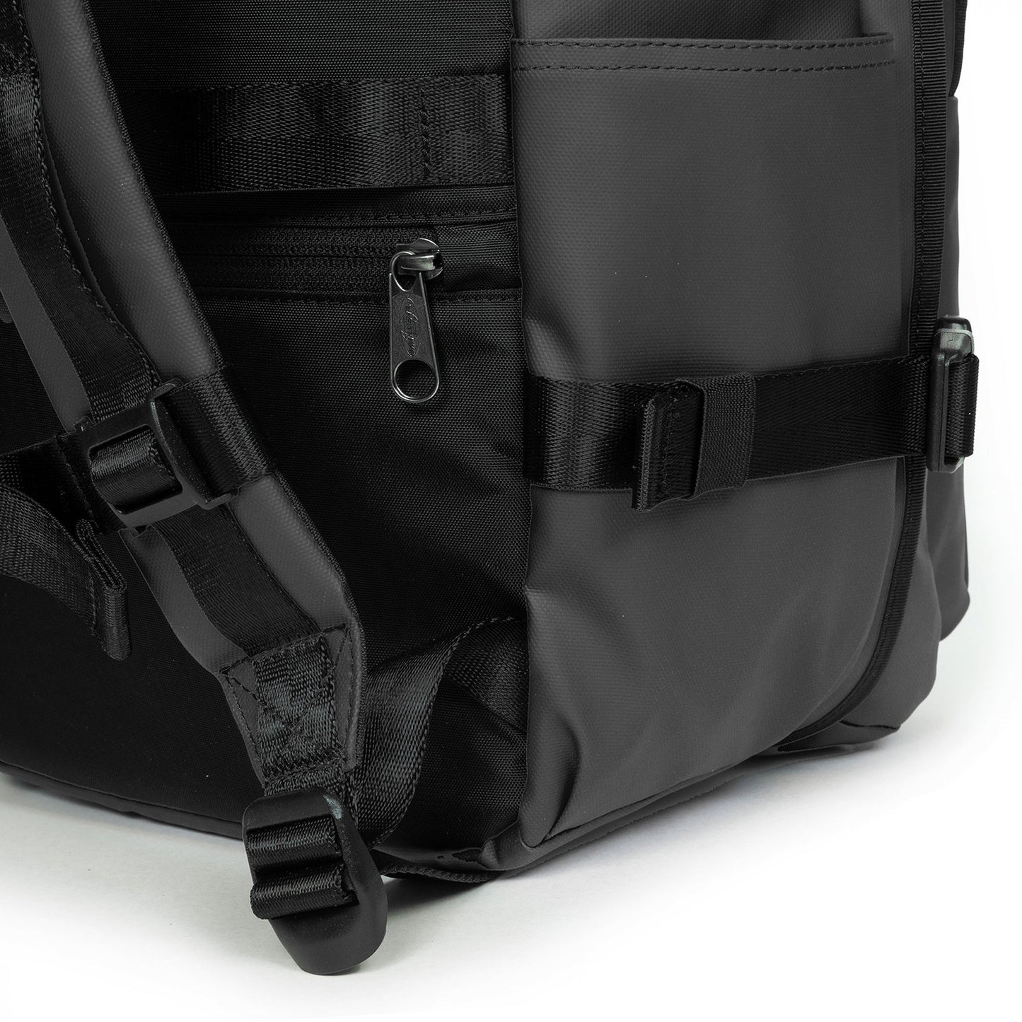 Eastpak Cabin Pak'r Tarp black2