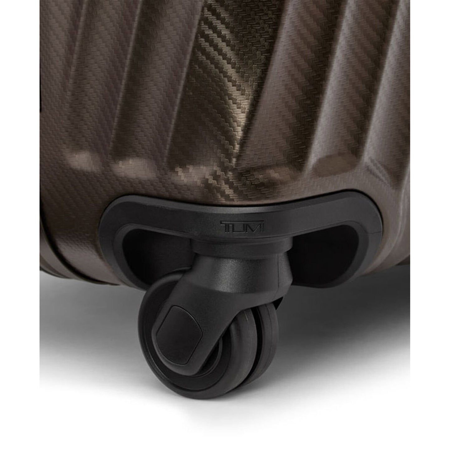 TUMI 19 Degree Aluminum Extended Trip P/C textured gunmetal