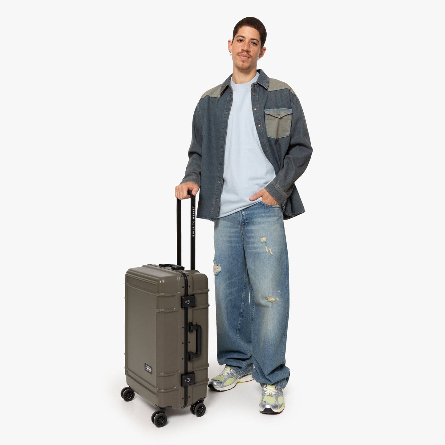 Eastpak Resist'R Case M army olive