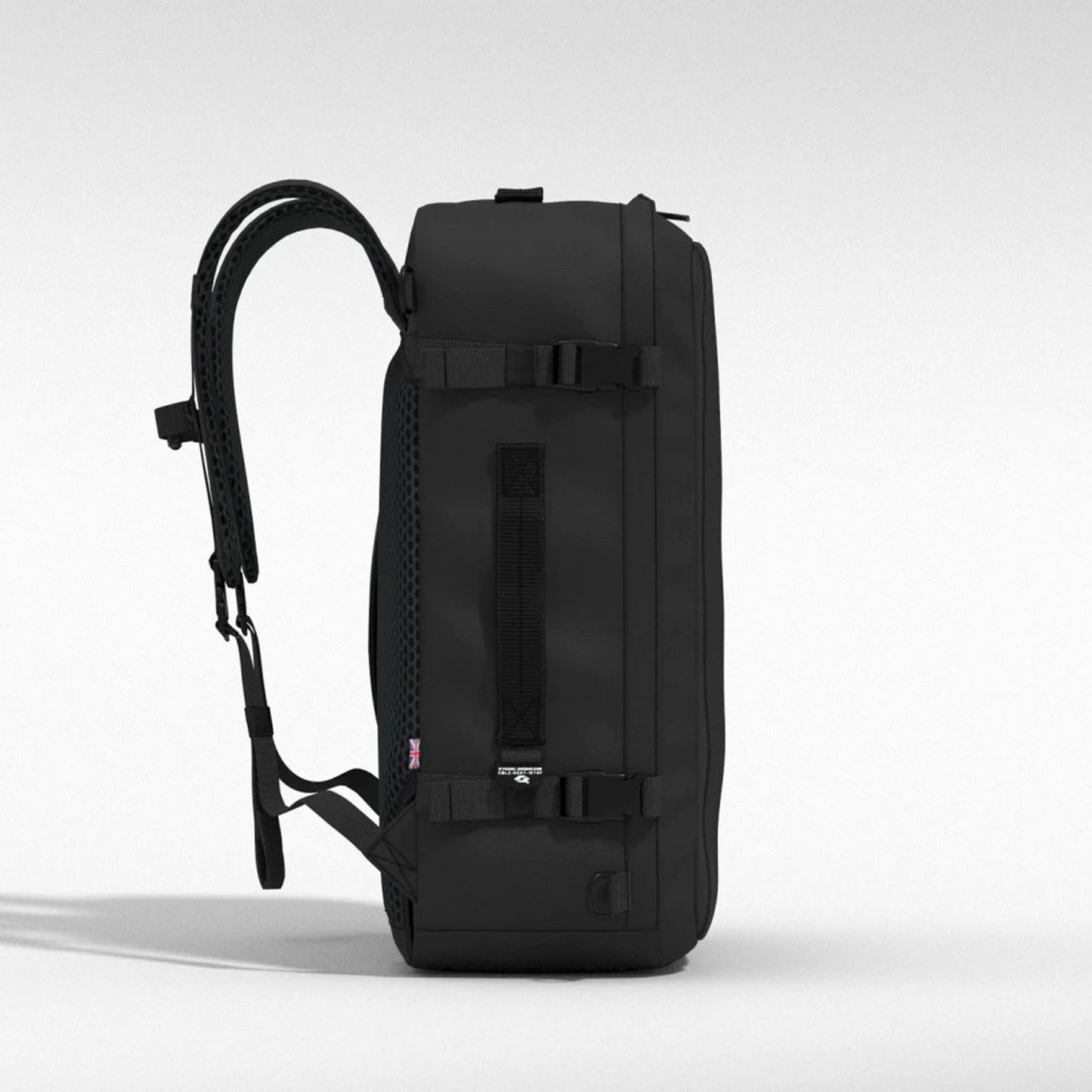 CabinZero Classic Plus 42L absolute black
