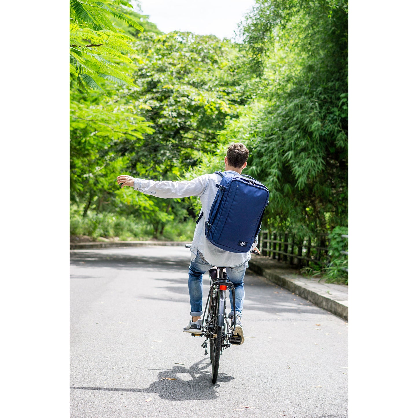 CabinZero Classic Plus 42L navy