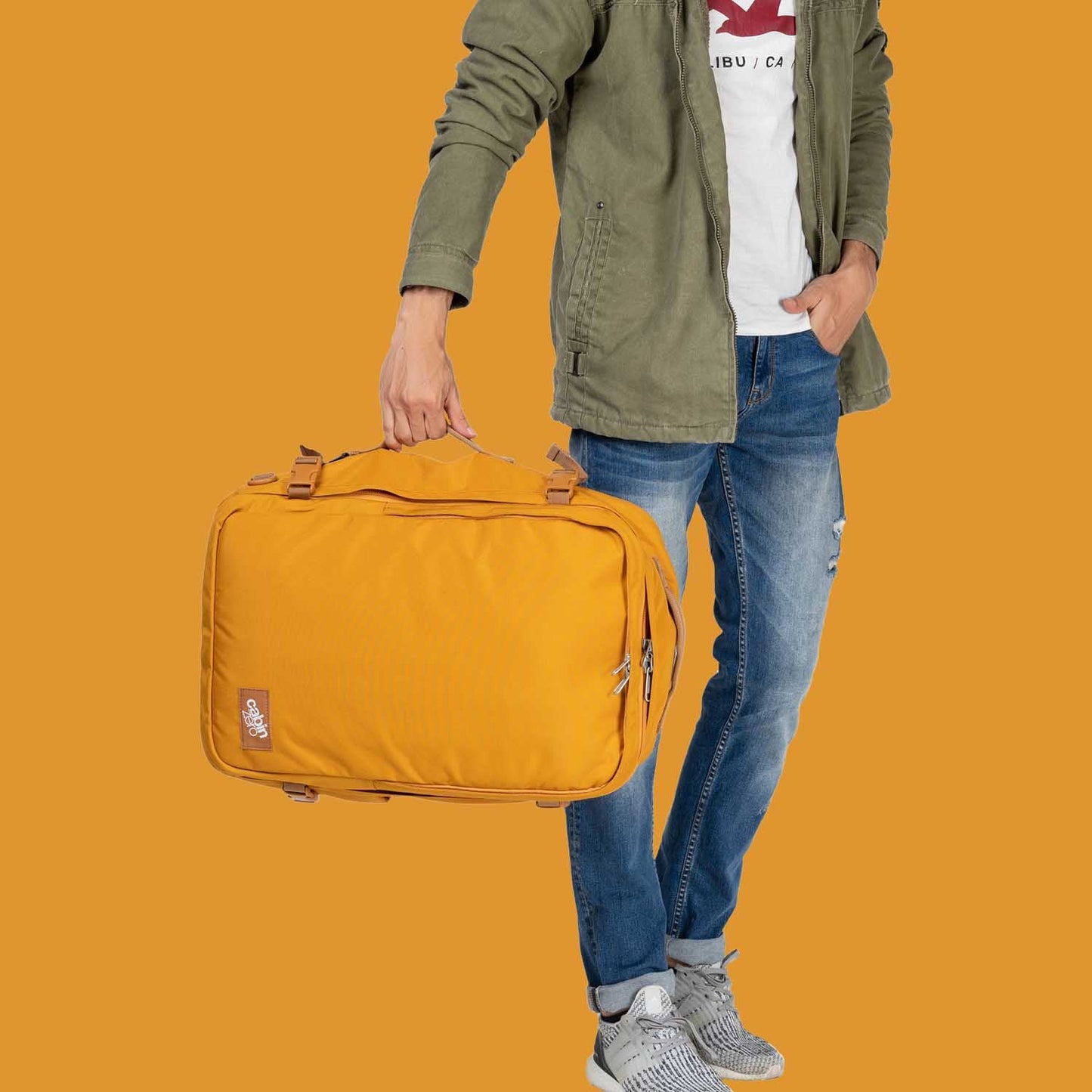 CabinZero Classic Pro 42L orange chill