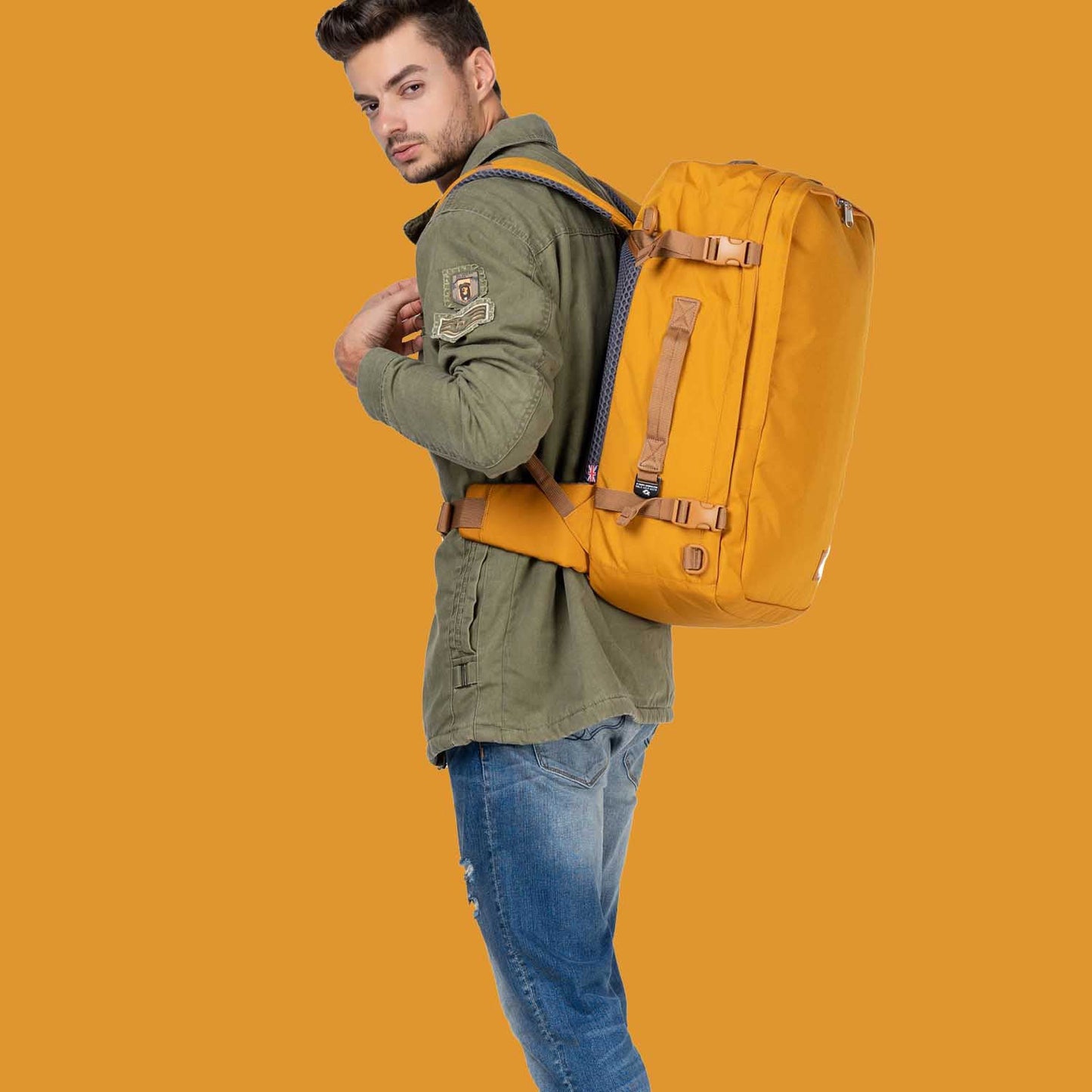 CabinZero Classic Pro 42L orange chill