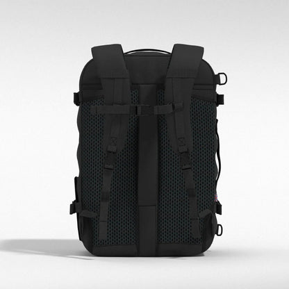 CabinZero Classic Plus 42L absolute black
