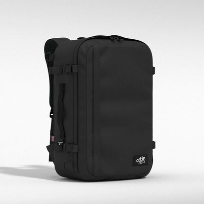 CabinZero Classic Plus 42L absolute black