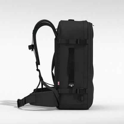 CabinZero Classic Pro 42L absolute black