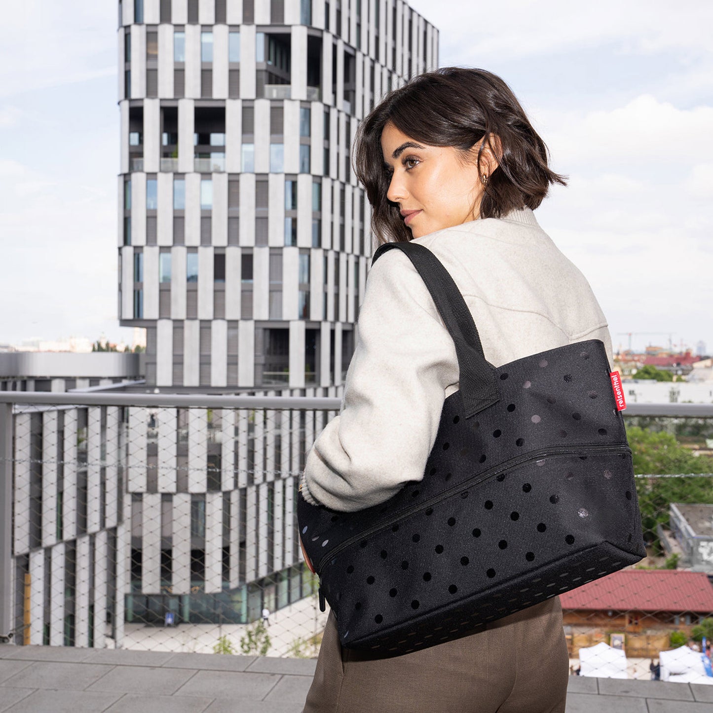 Reisenthel Shopping Shopper e1 glossy dots black