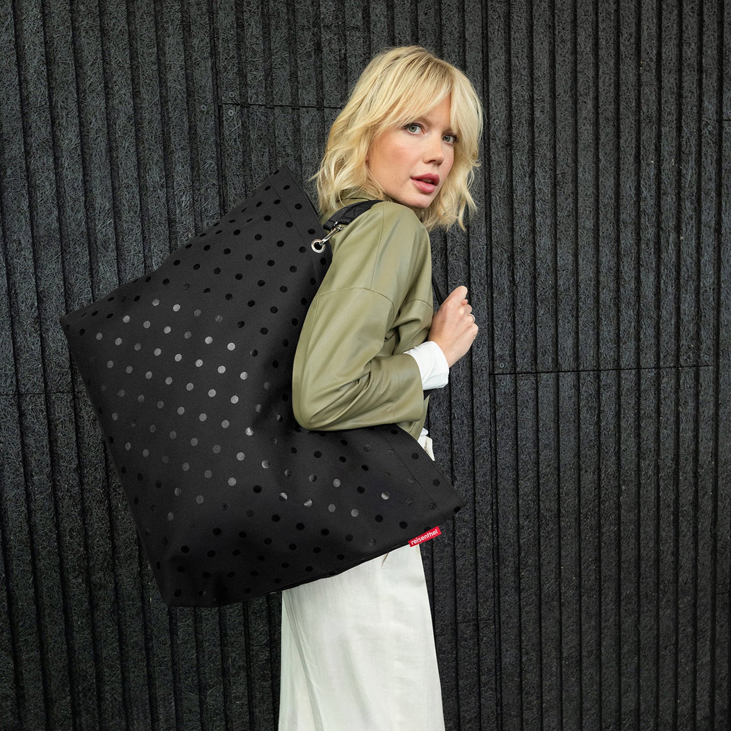Reisenthel Shopping Shopper XL glossy dots black