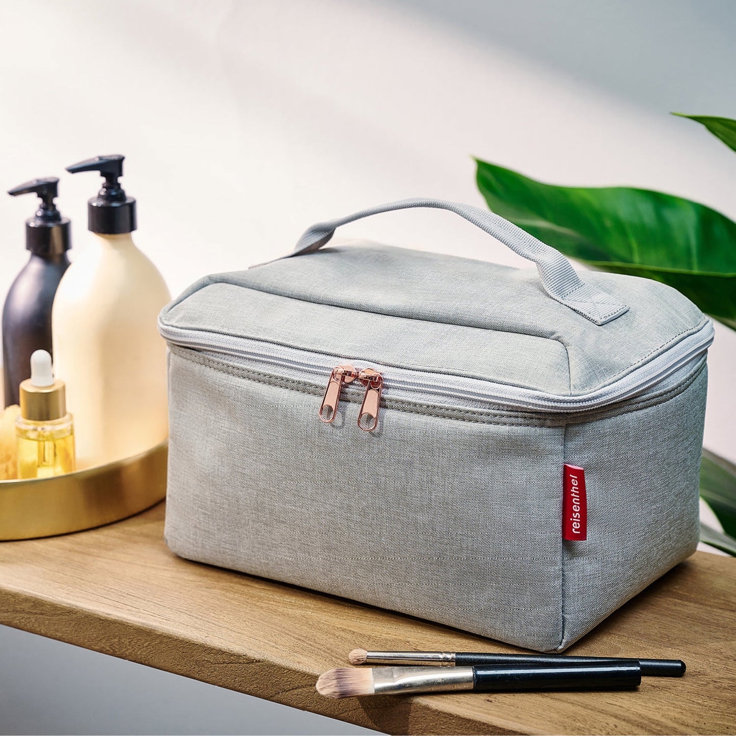 Reisenthel Travelling Beautycase leo nero