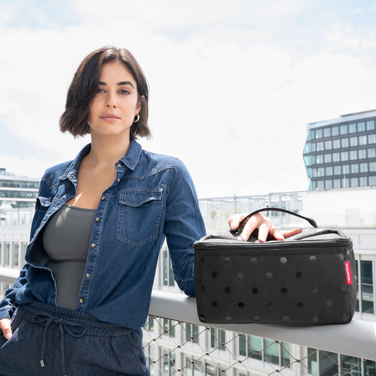Reisenthel Travelling Beautycase glossy dots black