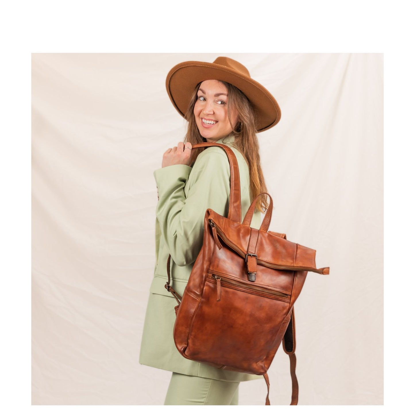 Bear Design Cow Lavato Pergola Rolltop Backpack 13" cognac