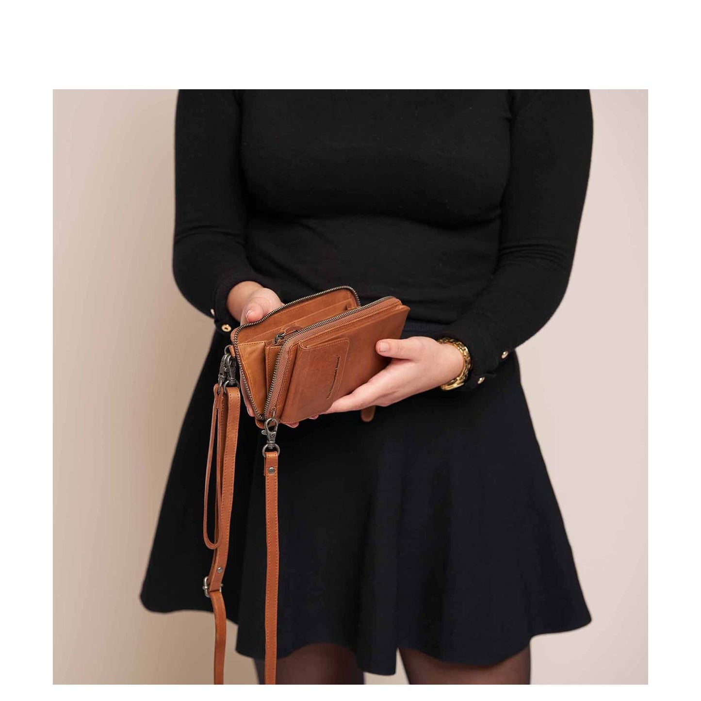 The Chesterfield Brand Malaga Shoulderbag Mobiel cognac
