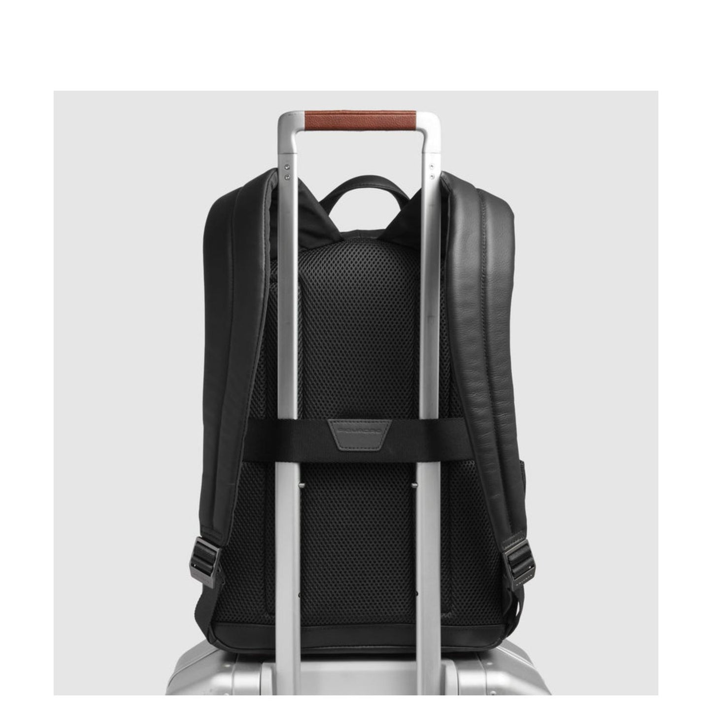 Piquadro Urban Computer Backpack with iPad 10.5"/iPad 9.7" Compartment black