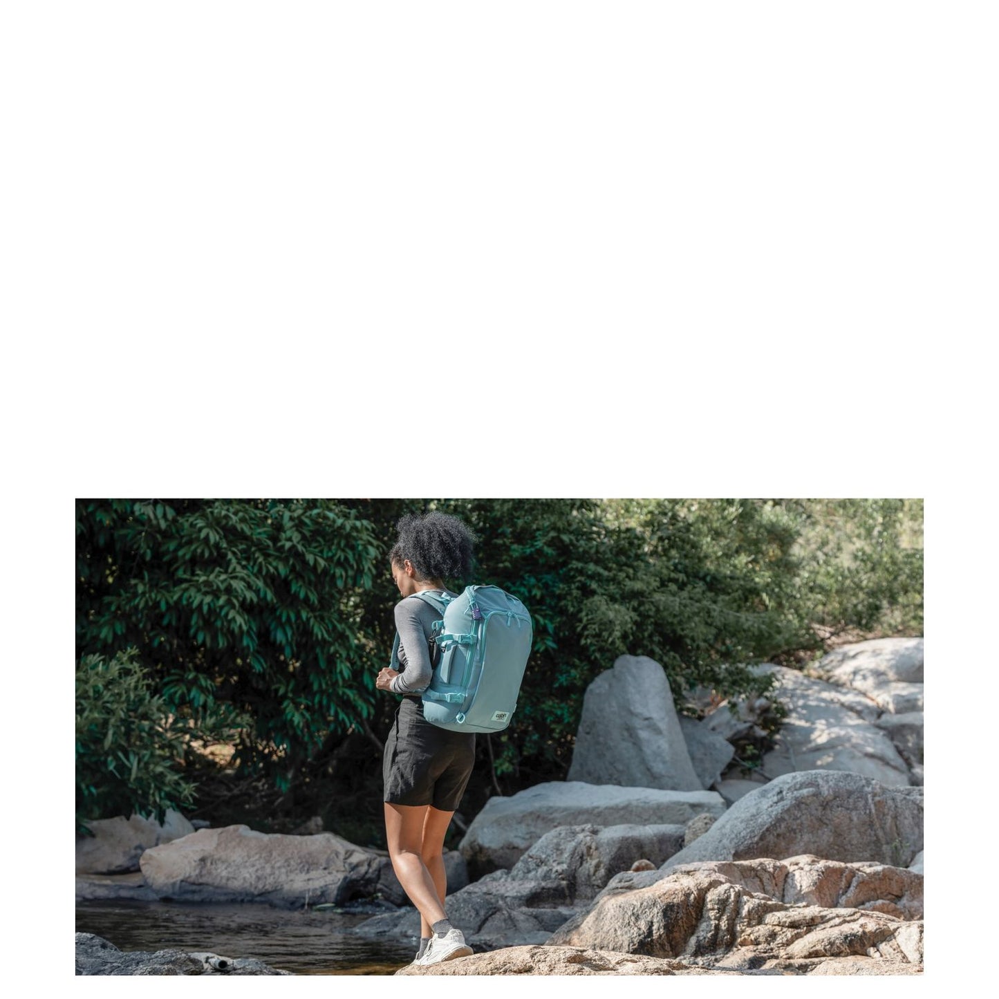 CabinZero Adventure Pro 32L Cabin Backpack maldives blue