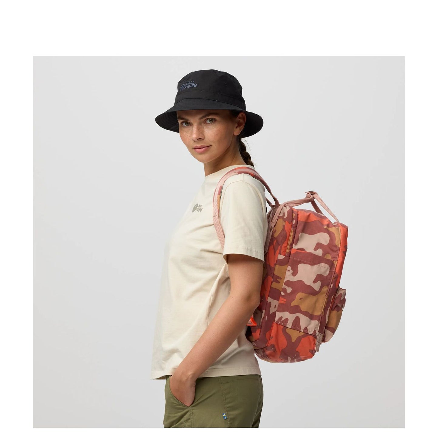 Fjallraven Kanken Graphics Laptop 15 chalkrose-hidden animals