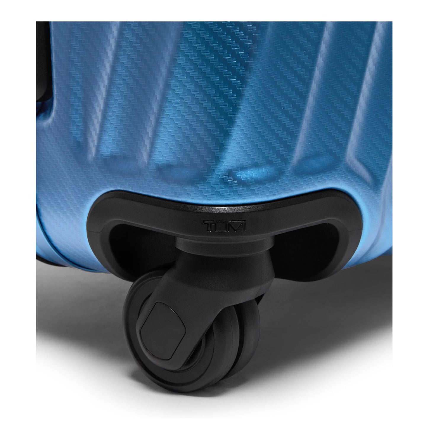 TUMI 19 Degree Aluminum Extended Trip P/C texture horizon blue